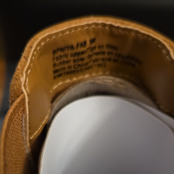 BP Niya Lug Sole Chelsea Boot in Camel Suede, Sz 5.0 - Picture 9 of 9